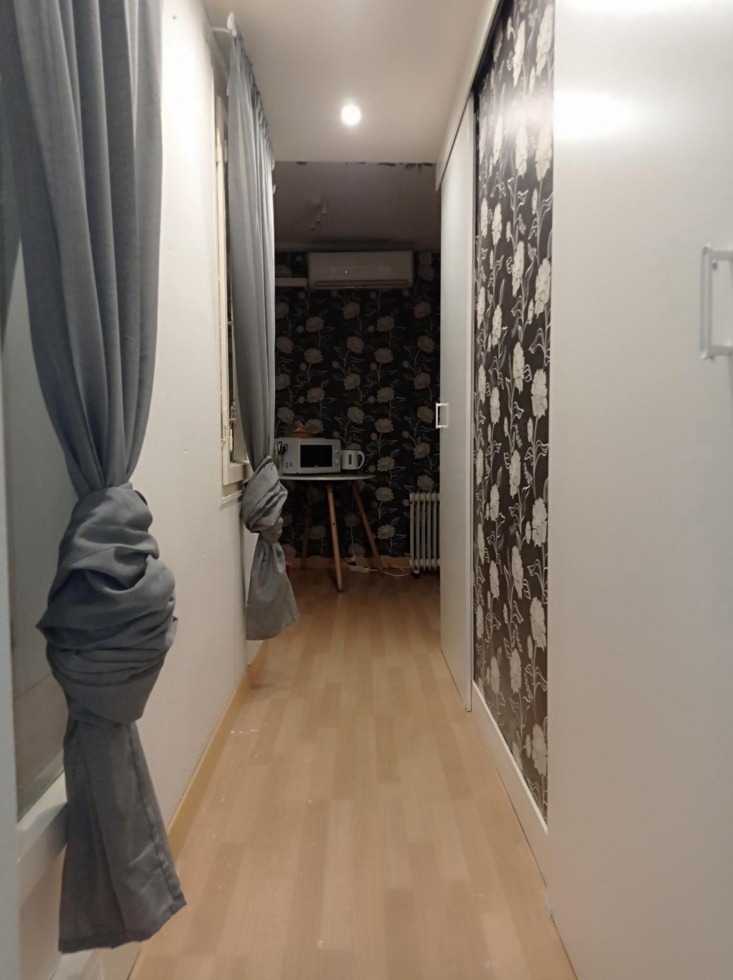 Hostel Double Private In Center Metro L5-l1 Barcelona